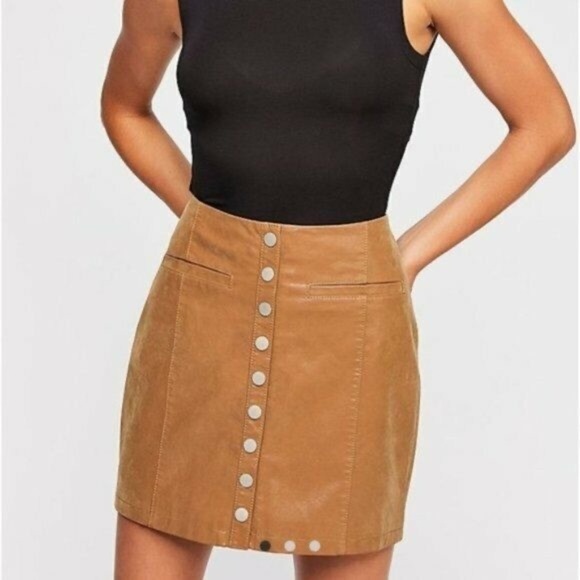 Free People Faux Leather Snap Up Mini Skirt Sz 4 - Picture 1 of 6